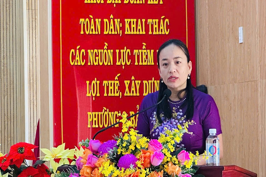 Đồng ch&iacute; V&otilde; Thị Viết Kha- Đại biểu HĐND tỉnh L&acirc;m Đồng- UVBTV Đảng uỷ- Ph&oacute; chủ tịch HĐND Phường 2 Bảo Lộc ph&aacute;t biểu tại Kỳ họp