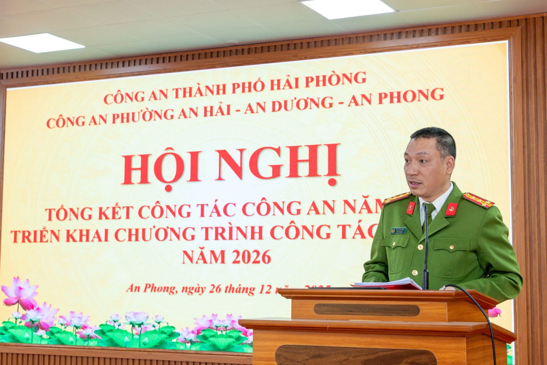 Đồng ch&iacute; đại t&aacute; Phạm Ch&iacute; Hiếu - Ph&oacute; gi&aacute;m đốc C&ocirc;ng an th&agrave;nh phố ph&aacute;t biểu chỉ đạo tại hội nghị.