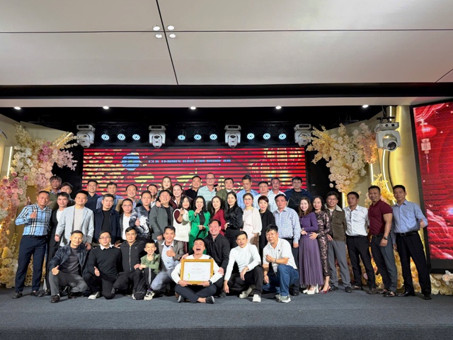 B&ecirc;n cạnh c&aacute;c hoạt động thể thao, CLB đ&atilde; t&iacute;ch cực tham gia nhiều chương tr&igrave;nh an sinh, thiện nguyện c&oacute; &yacute; nghĩa thiết thực.