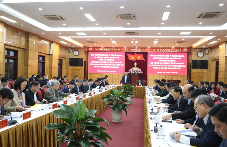 Ph&oacute; Thủ tướng Thường trực Ch&iacute;nh phủ Nguyễn H&ograve;a B&igrave;nh trao đổi, cho &yacute; kiến về chủ trương, c&aacute;c y&ecirc;u cầu, nhiệm vụ, hướng th&aacute;o gỡ c&aacute;c kh&oacute; khăn, vướng mắc đối với từng dự &aacute;n - Ảnh: VGP/Nguyễn Ho&agrave;ng