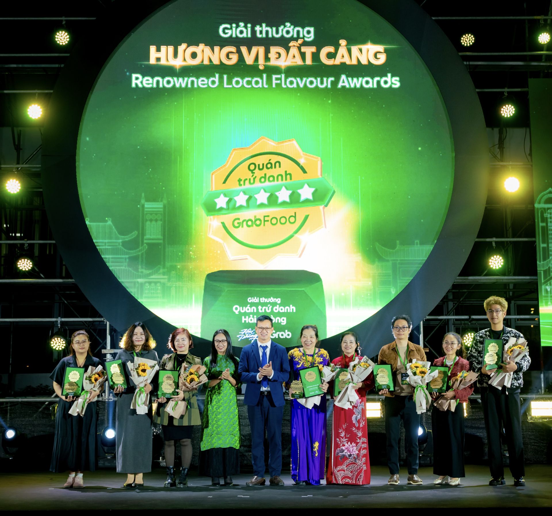 Quán “Trứ Danh” Hải Phòng, tôn vinh gần 30 nhà hàng, quán ăn tiêu biểu góp phần làm nên bản sắc ẩm thực địa phương. Quán “Trứ Danh” Hải Phòng, tôn vinh gần 30 nhà hàng, quán ăn tiêu biểu góp phần làm nên bản sắc ẩm thực địa phương.