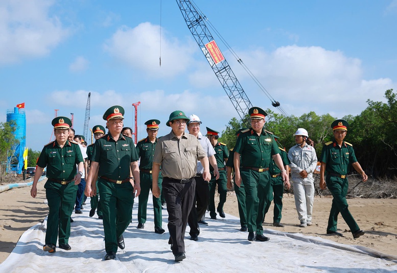 Thủ tướng kiểm tra, đôn đốc một số dự án hạ tầng chiến lược tại Cà Mau