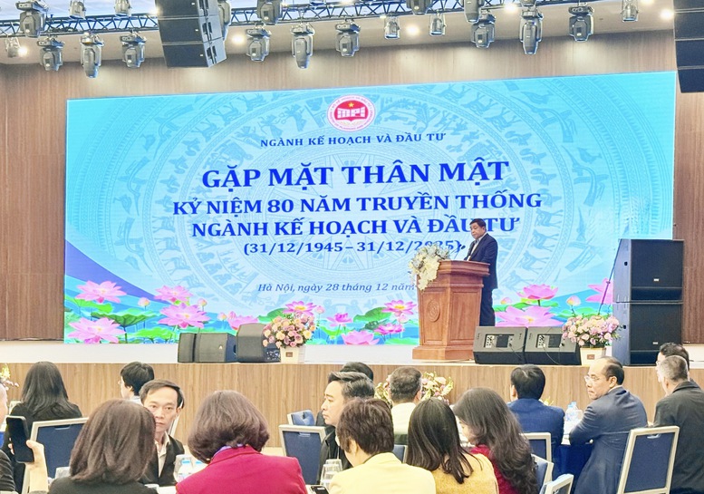 Ph&oacute; Thủ tướng: Trong từng thời kỳ x&acirc;y dựng v&agrave; ph&aacute;t triển của đất nước, ng&agrave;nh kế hoạch-đầu tư v&agrave; thống k&ecirc; đều để lại những dấu ấn kh&ocirc;ng thể phai nh&ograve;a trong c&ocirc;ng t&aacute;c quản l&yacute; nh&agrave; nước về chiến lược, quy hoạch, kế hoạch ph&aacute;t triển kinh tế-x&atilde; hội - Ảnh: VGP/Minh Ngọc