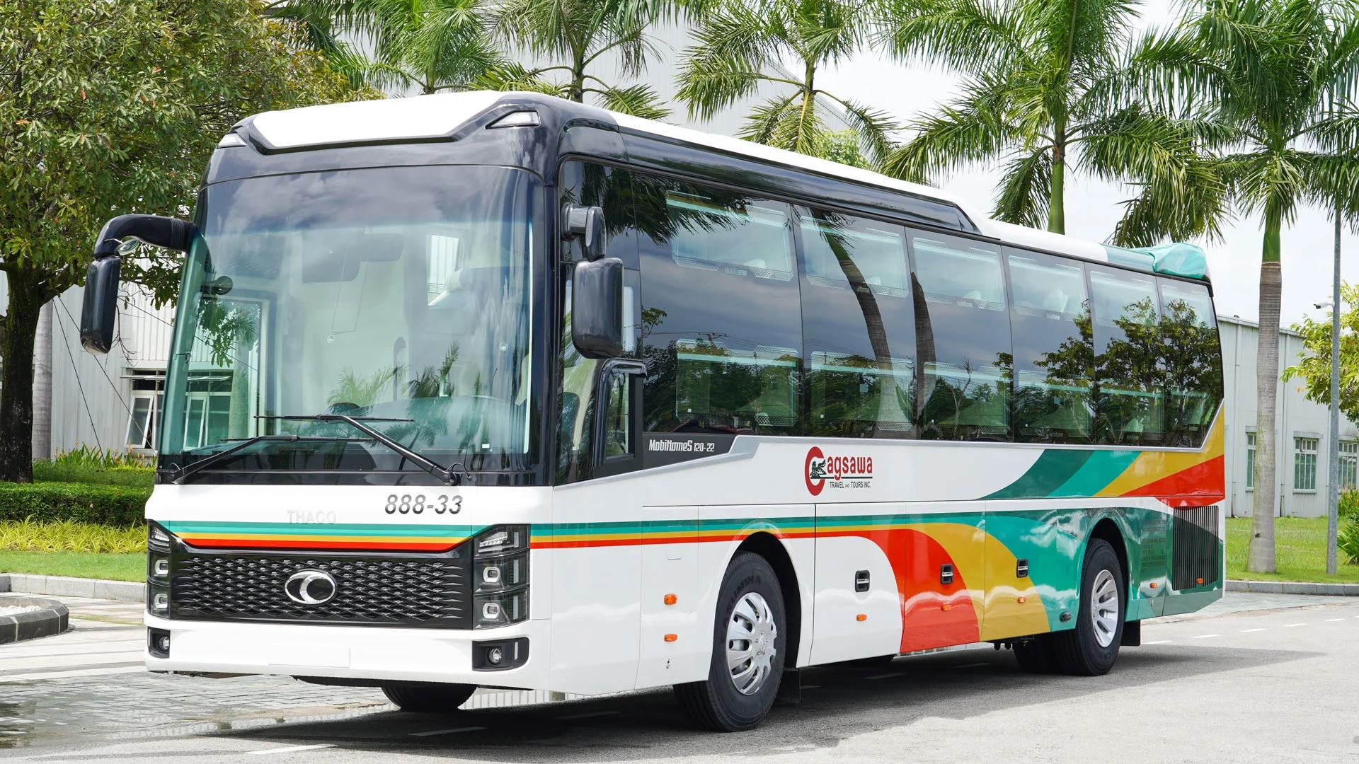Xe bus giường nằm thương hiệu THACO đầu tiên xuất khẩu sang thị trường Philippines