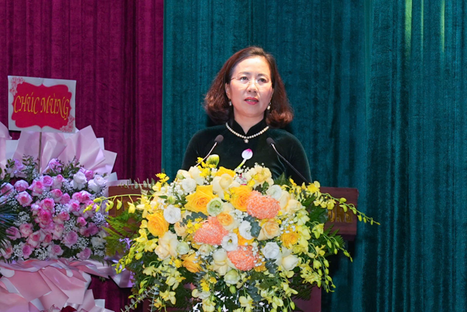 Đồng chí Bùi Thị Thơm, Phó Chủ tịch Ban Chấp hành Trung ương Hội Nông dân Việt Nam phát biểu tại Đại hội. Đồng chí Bùi Thị Thơm, Phó Chủ tịch Ban Chấp hành Trung ương Hội Nông dân Việt Nam phát biểu tại Đại hội.