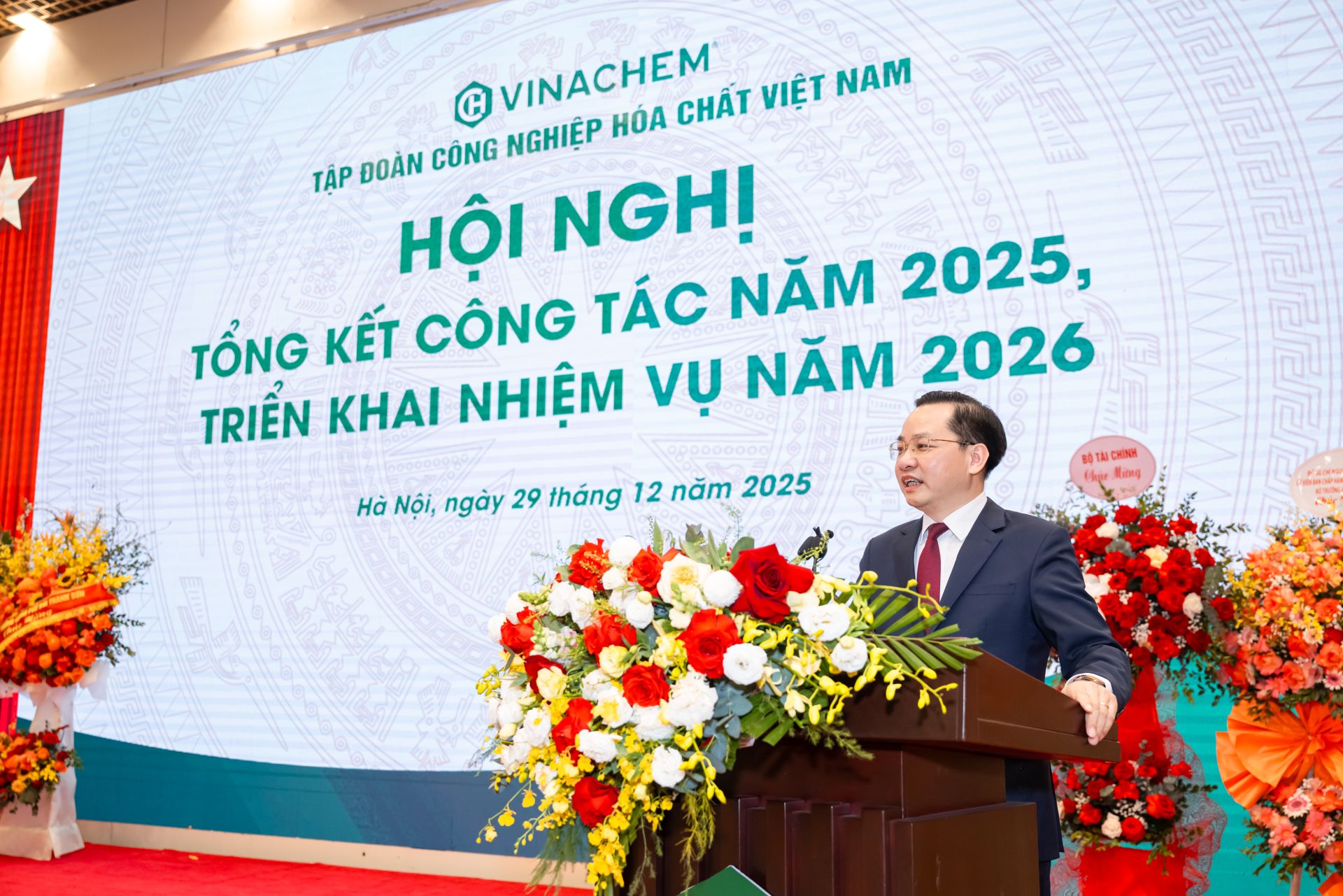 Tổng Giám đốc Nguyễn Hữu Tú Tổng Giám đốc Nguyễn Hữu Tú