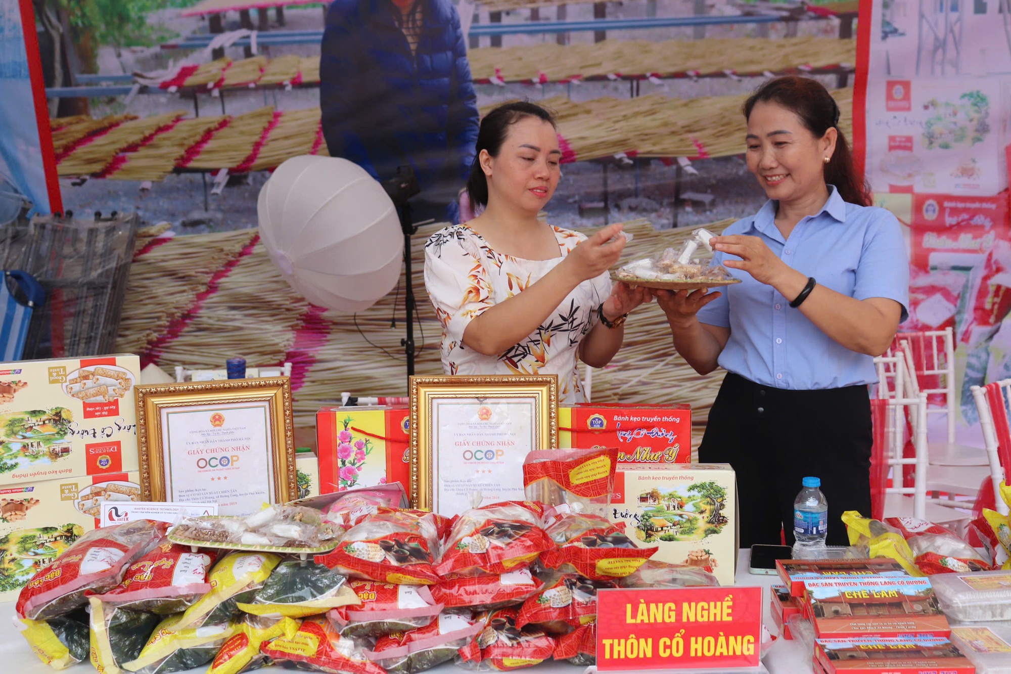 Sản phẩm l&agrave;ng nghề th&ocirc;n Cổ Ho&agrave;ng