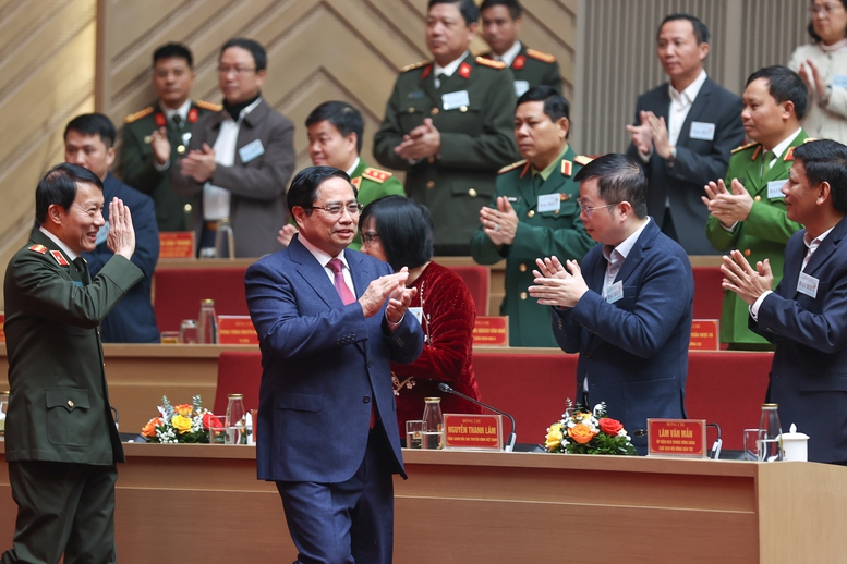 Thủ tướng: Kết hợp chặt chẽ giữa phát triển KTXH với bảo đảm quốc phòng, an ninh vùng ĐBSCL