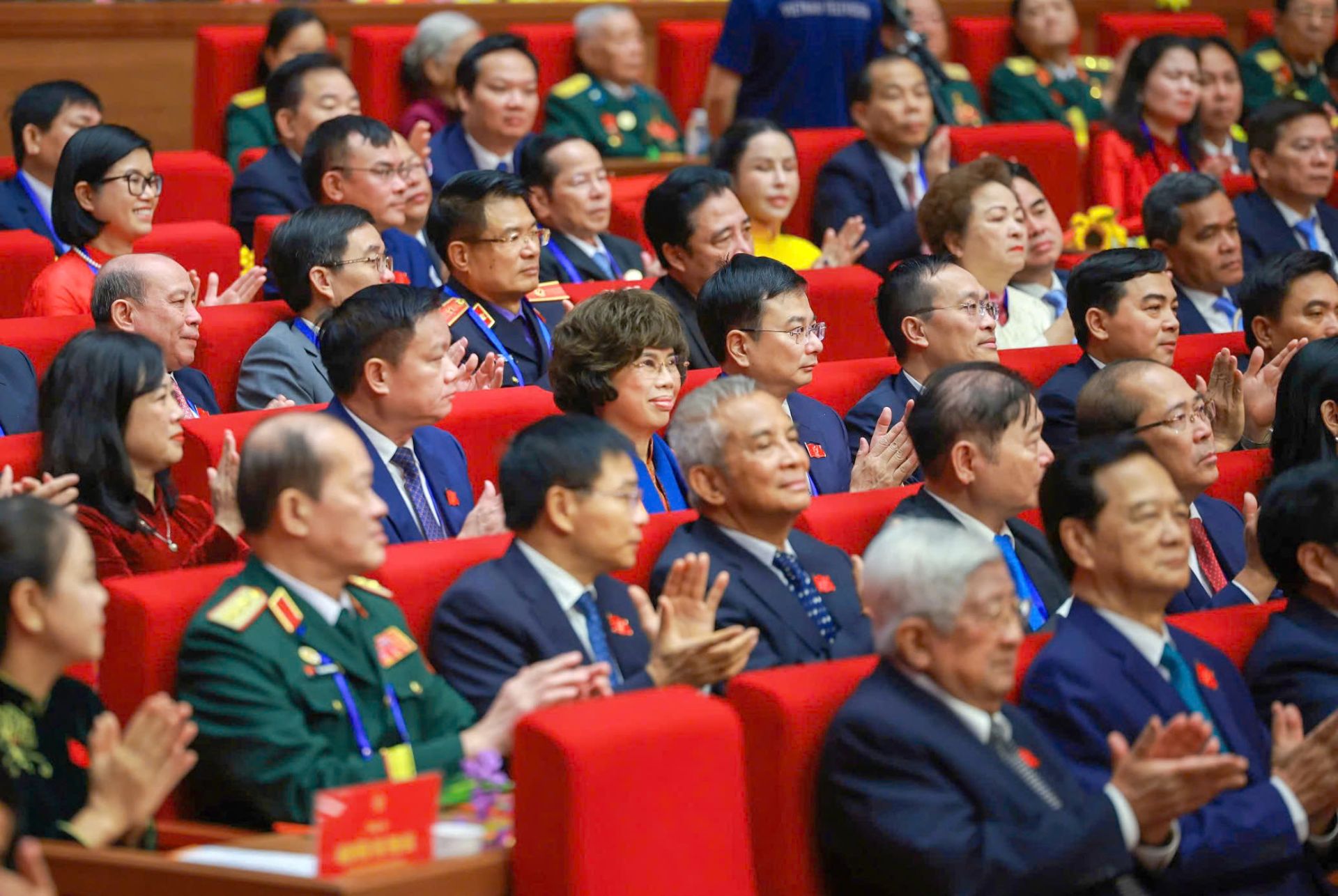 Madam Th&aacute;i Hương tại ĐH Thi đua y&ecirc;u nước