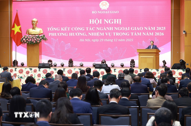 Thủ tướng Phạm Minh Ch&iacute;nh chỉ đạo Hội nghị tổng kết c&ocirc;ng t&aacute;c ng&agrave;nh ngoại giao năm 2025 v&agrave; phương hướng, nhiệm vụ năm 2026. (Ảnh: Dương Giang/TTXVN)