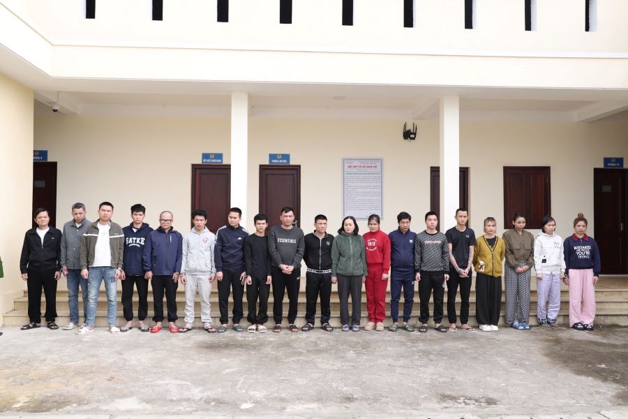 C&aacute;c đối tượng trong đường d&acirc;y bị bắt giữ