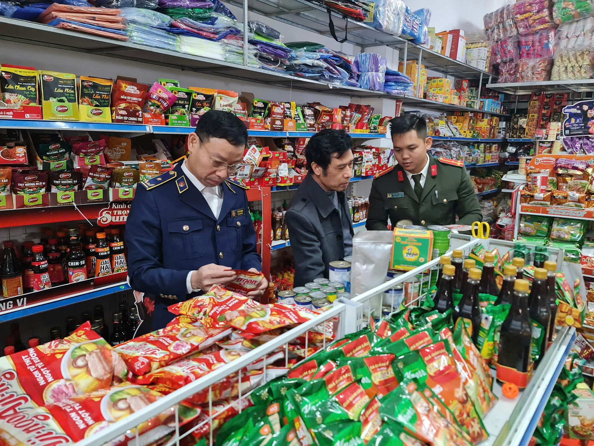 QLTT Hưng Yên: Quyết liệt công tác đấu tranh, phòng chống hàng giả và xâm phạm quyền sở hữu trí tuệ