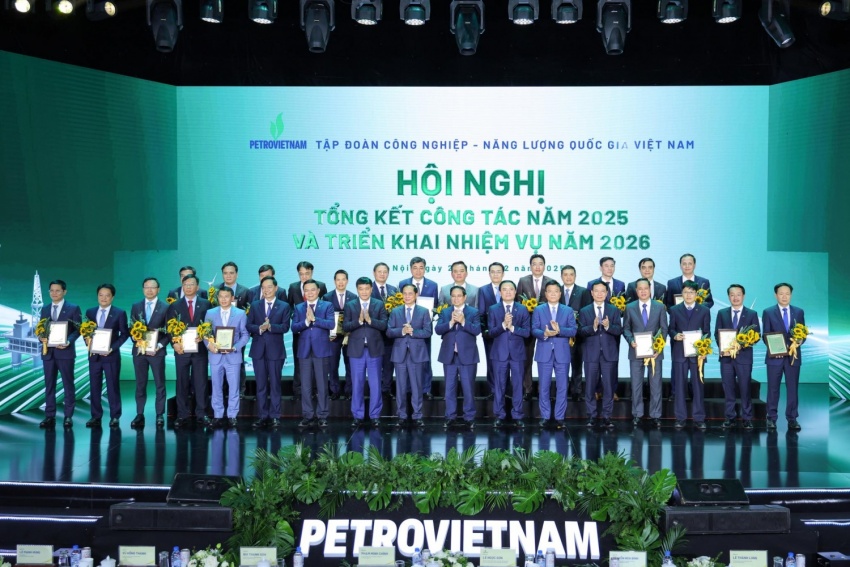 Thủ tướng Chính phủ Phạm Minh Chính cùng lãnh đạo Chính phủ, các bộ, ngành và Petrovietnam chúc mừng các tập thể xuất sắc tiêu biểu của Petrovietnam trong năm 2025 Thủ tướng Chính phủ Phạm Minh Chính cùng lãnh đạo Chính phủ, các bộ, ngành và Petrovietnam chúc mừng các tập thể xuất sắc tiêu biểu của Petrovietnam trong năm 2025