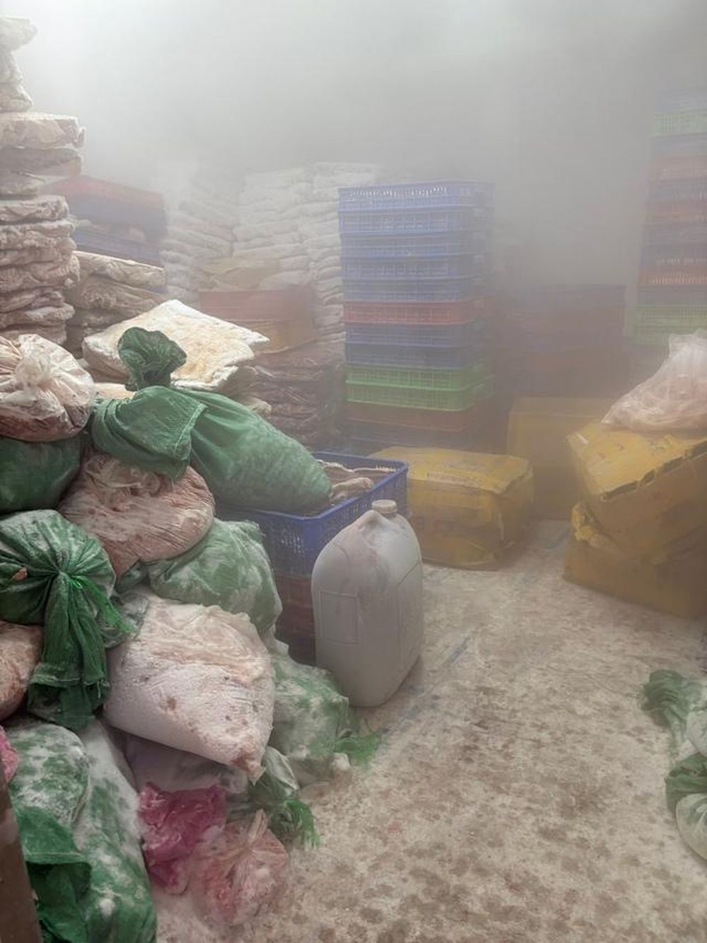 Thực phẩm được bảo quản tại các kho lạnh trên địa bàn TP. HCM. Thực phẩm được bảo quản tại các kho lạnh trên địa bàn TP. HCM.