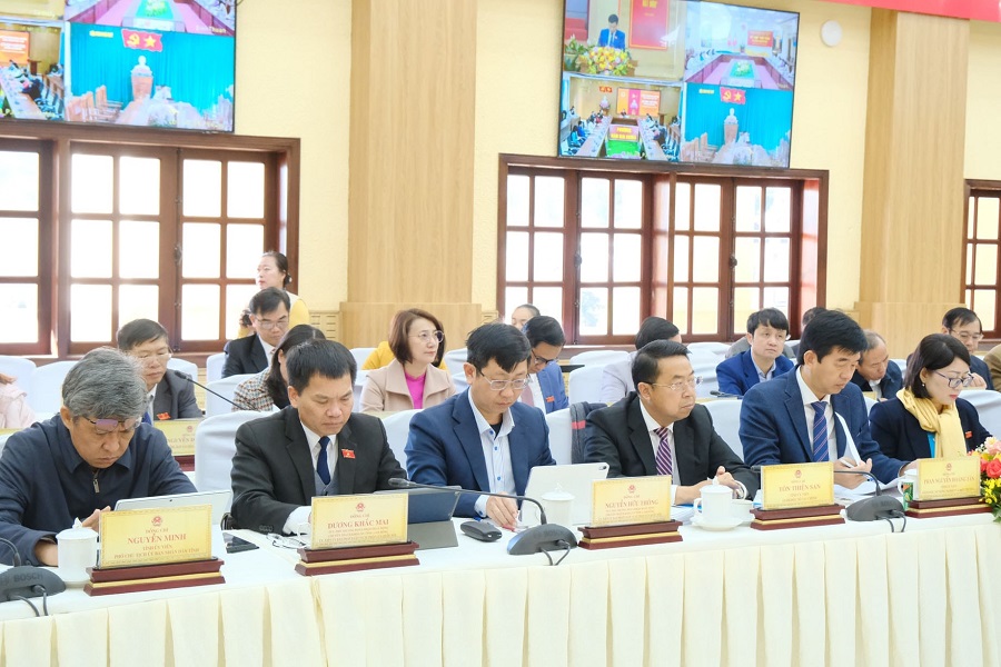 Đại diện l&atilde;nh đạo c&aacute;c cơ quan, đơn vị, sở, ng&agrave;nh tham dự Kỳ họp