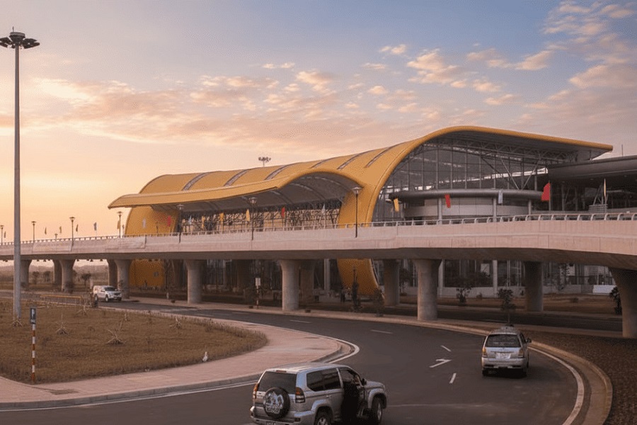 S&acirc;n bay Li&ecirc;n Khương