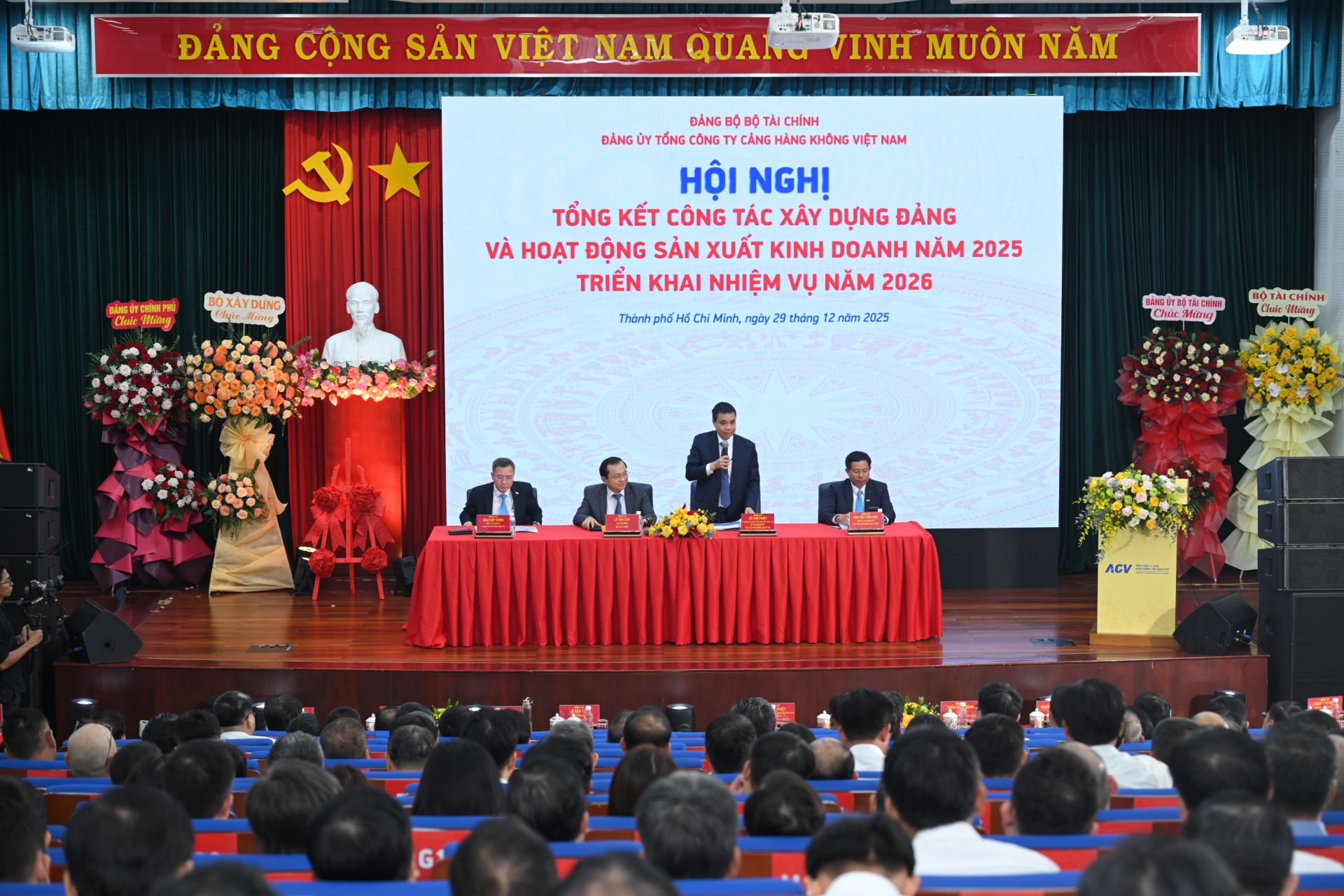 To&agrave;n cảnh hội nghị
