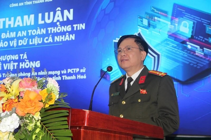 Đại diện Ph&ograve;ng An ninh mạng v&agrave; ph&ograve;ng, chống tội phạm sử dụng c&ocirc;ng nghệ cao, C&ocirc;ng an tỉnh tr&igrave;nh b&agrave;y tham luận &ldquo;Luật an ninh mạng v&agrave; bảo vệ dữ liệu c&aacute; nh&acirc;n trong lĩnh vực y tế&rdquo;.
