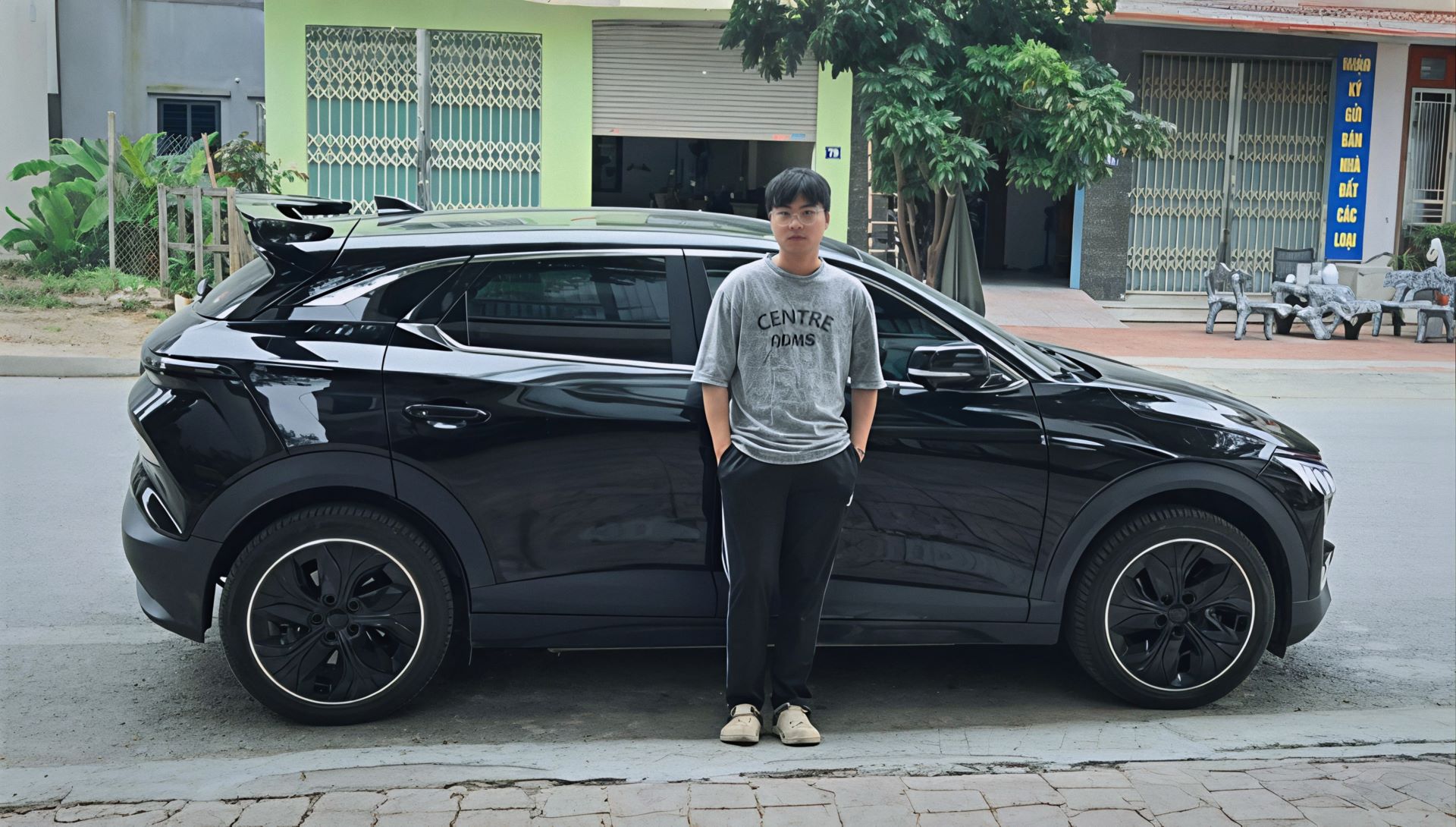 Chạy 15.000 km sau hơn 3 tháng, chủ xe GenZ hài lòng với VF 6 vì công nghệ “đầy ắp”, tiện lợi và siêu tiết kiệm