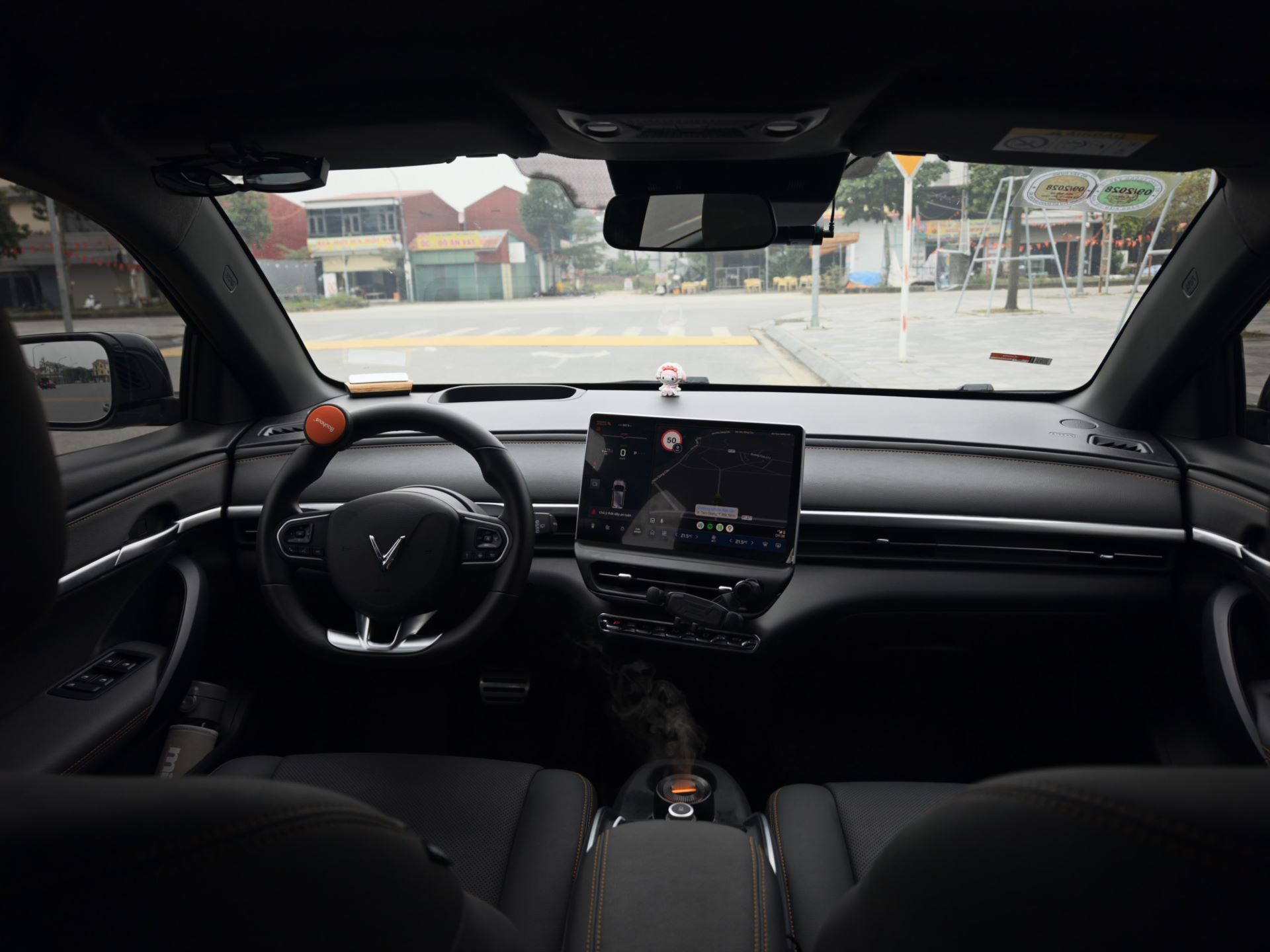 Những tiện &iacute;ch c&ocirc;ng nghệ tr&ecirc;n VF 6 hỗ trợ đắc lực cho Đăng Kh&aacute;nh trong qu&aacute; tr&igrave;nh sử dụng hằng ng&agrave;y