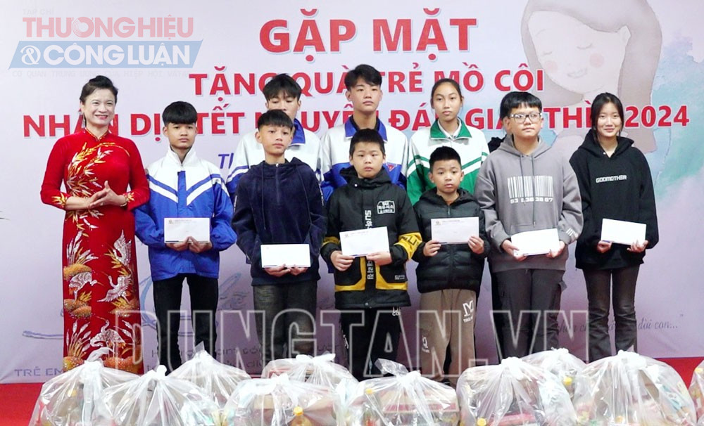 Thái Nguyên: Nữ doanh nhân tích cực tham gia chương trình “Mẹ đỡ đầu” – Lan tỏa yêu thương