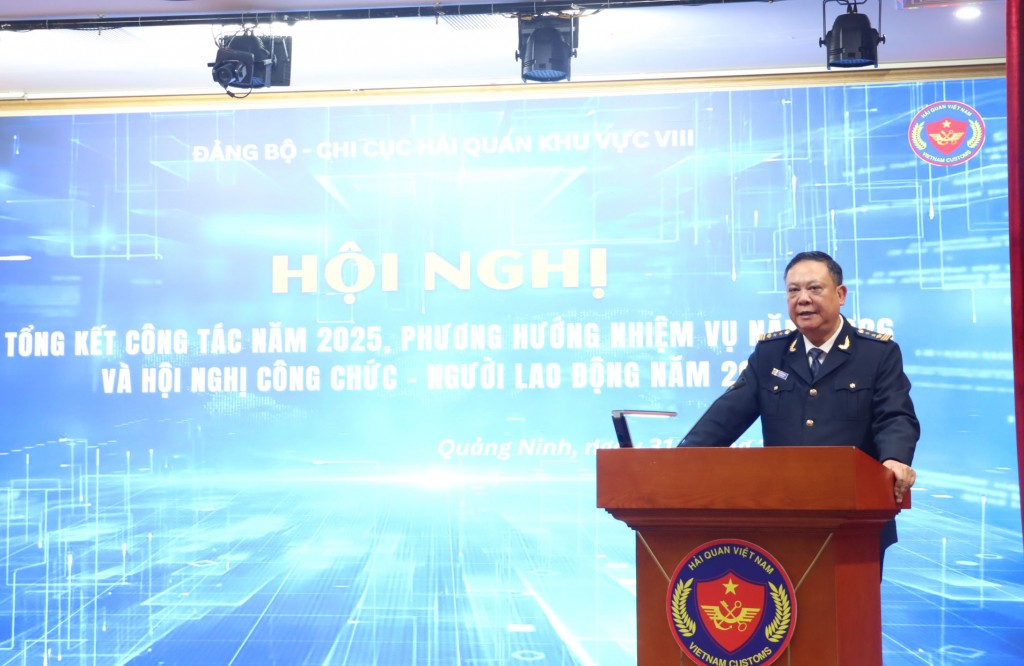 &Ocirc;ng Phạm Quốc Hưng, Chi cục trưởng, Chi cục Hải quan khu vực VIII b&aacute;o c&aacute;o tại Hội nghị. Ảnh: TB-QH