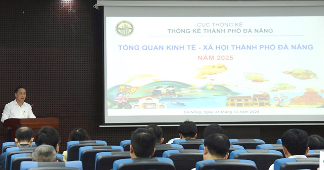 Trưởng Thống k&ecirc; TP. Đ&agrave; Nẵng Trần Văn Vũ c&ocirc;ng bố số liệu thống k&ecirc; kinh tế - x&atilde; hội Đ&agrave; Nẵng năm 2025