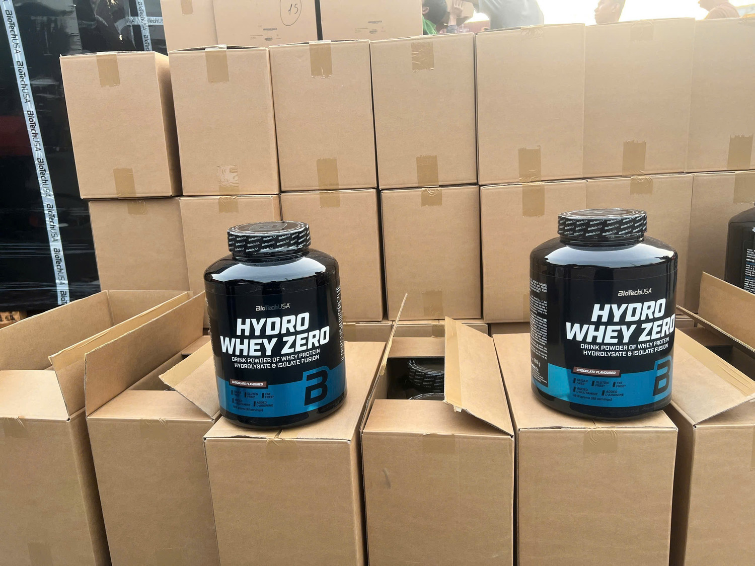 C&aacute;c l&ocirc; sản phẩm thực phẩm chức năng nhập lậu bị ph&aacute;t hiện.