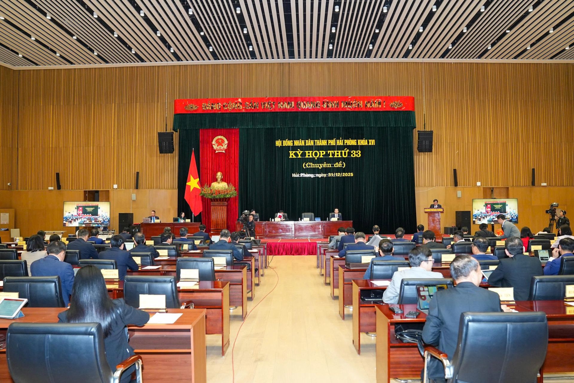 Kỳ họp thứ 33 (kỳ họp chuyên đề) HĐND TP. Hải Phòng khóa XVI thông qua 2 dự thảo Nghị quyết