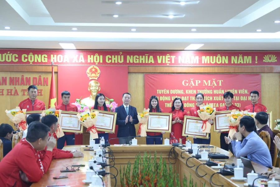 Hà Tĩnh tuyên dương khen thưởng các HLV, VĐV giành huy chương tại SEA Games 33