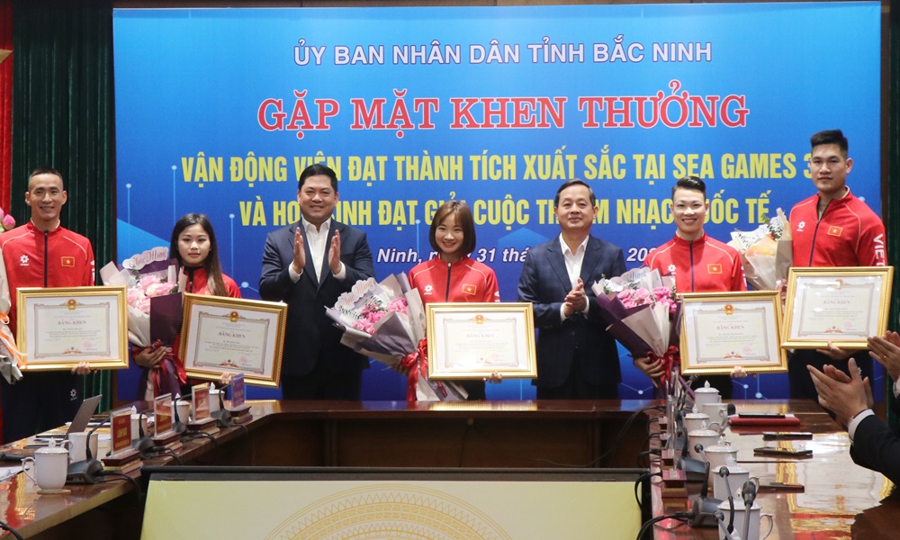 Bắc Ninh: Khen thưởng vận động viên đạt thành tích xuất sắc và học sinh đạt giải Cuộc thi âm nhạc quốc tế