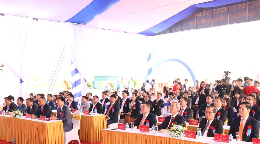 C&aacute;c đại biểu dự lễ khởi c&ocirc;ng