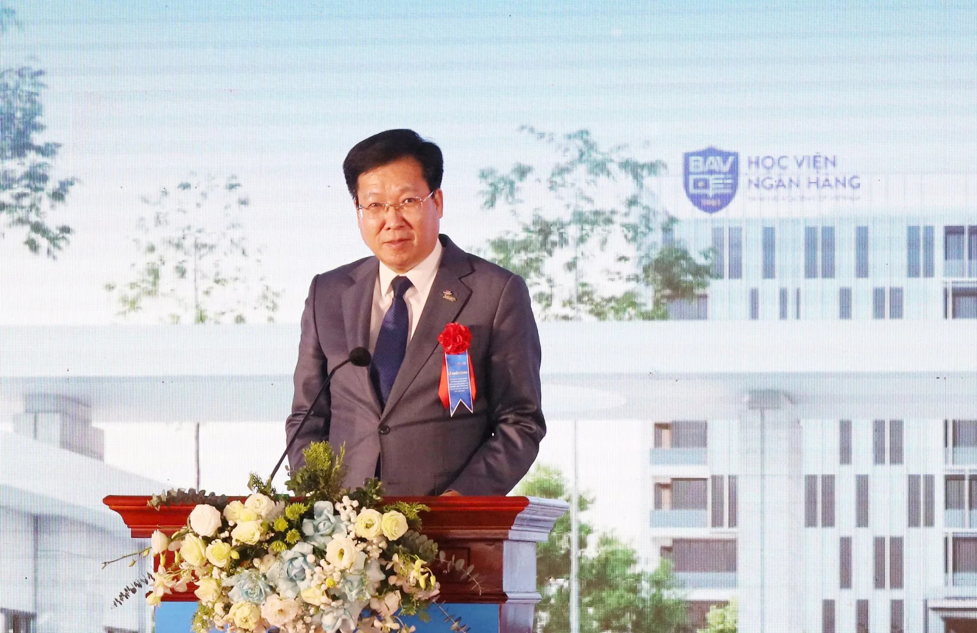 Ph&oacute; Chủ tịch HĐND tỉnh Ninh B&igrave;nh L&ecirc; Xu&acirc;n Huy