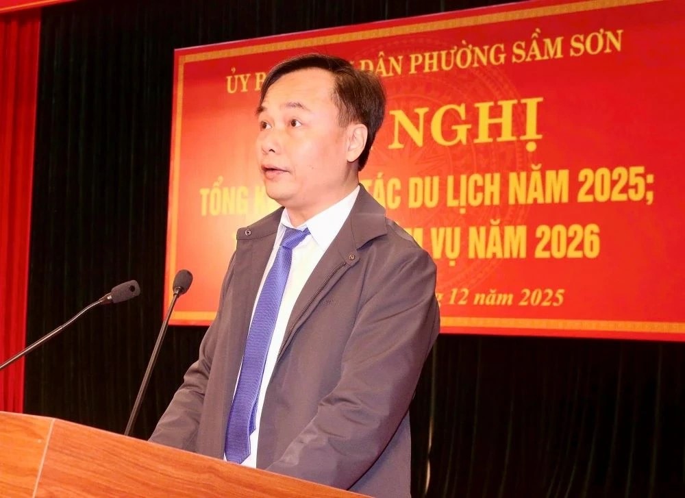 Đại diện l&atilde;nh đạo phường Sầm Sơn ph&aacute;t biểu khai mạc hội nghị.