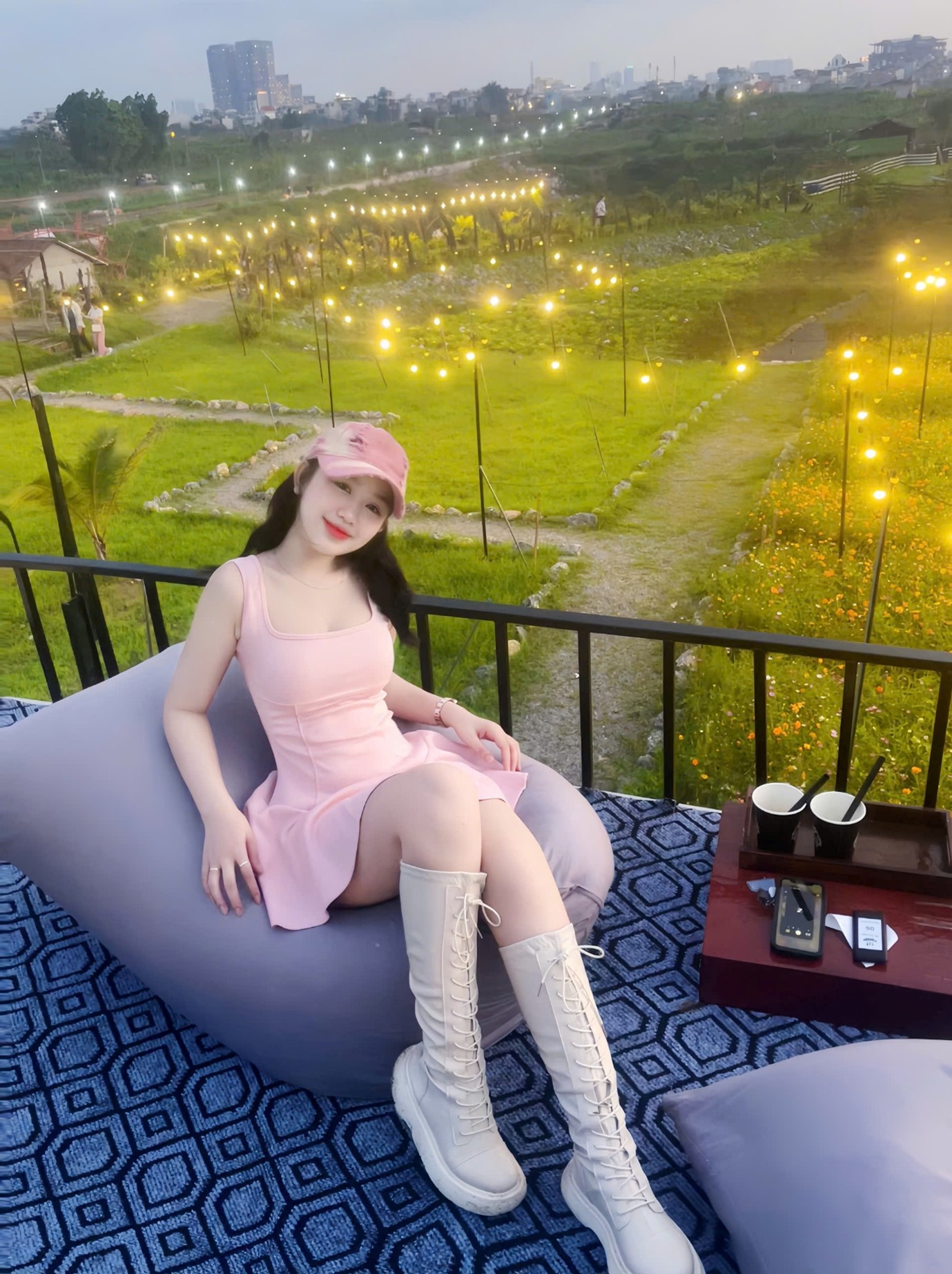 Nhan sắc và duyên dáng làm mới sân khấu lô tô