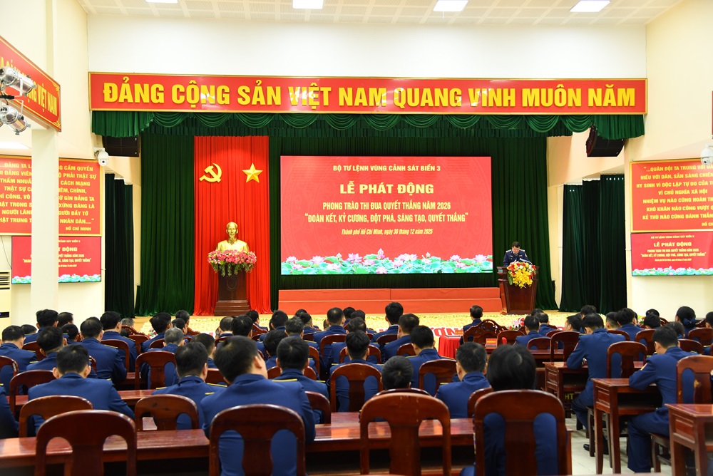 Quang cảnh lễ ph&aacute;t động