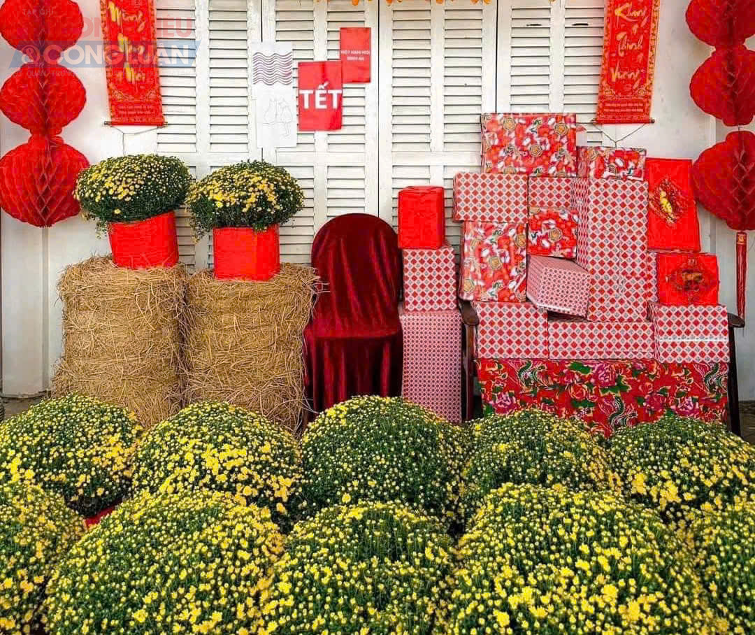 M&ugrave;i hương dịu nhẹ, thoang thoảng của c&uacute;c m&acirc;m x&ocirc;i mang lại cảm gi&aacute;c thư gi&atilde;n, dễ chịu cho gia chủ sau những giờ l&agrave;m việc căng thẳng. Ch&iacute;nh sự h&agrave;i h&ograve;a giữa sắc v&agrave;ng rực rỡ v&agrave; hương thơm nhẹ nh&agrave;ng ấy đ&atilde; khiến lo&agrave;i hoa n&agrave;y trở th&agrave;nh lựa chọn quen thuộc của nhiều gia đ&igrave;nh mỗi dịp Tết đến, xu&acirc;n về, g&oacute;p phần tạo n&ecirc;n kh&ocirc;ng gian ấm c&uacute;ng v&agrave; an y&ecirc;n trong những ng&agrave;y đầu năm mới.