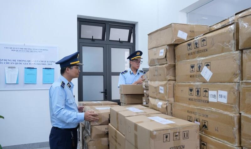 Xử phạt 90 triệu đồng, tịch thu hơn 20.000 chai sơn móng tay nhập lậu tại Lâm Đồng