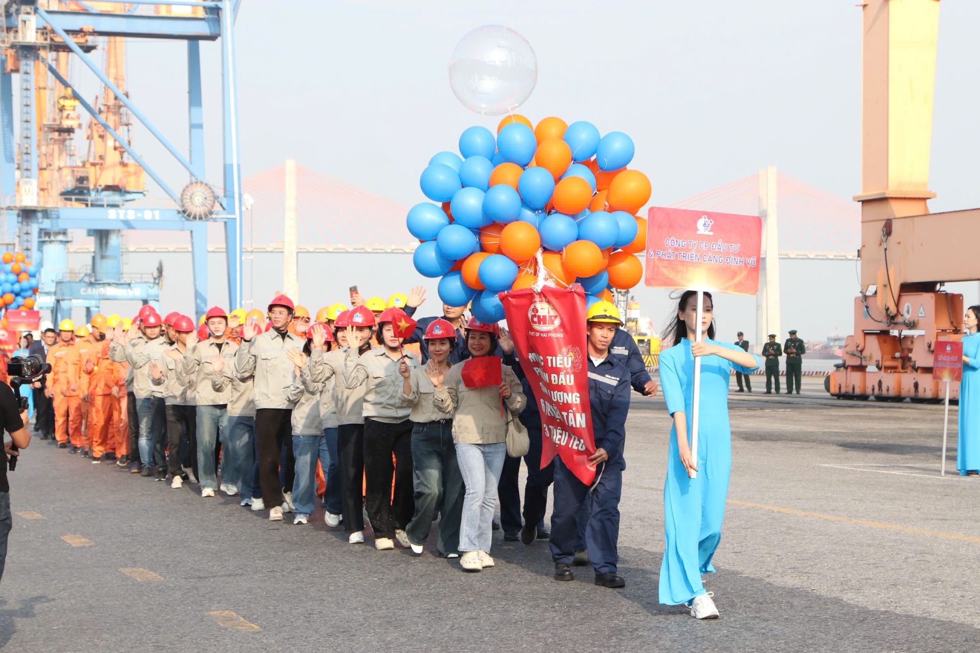 Cảng Hải Phòng ra quân sản xuất đầu năm 2026, quyết tâm tăng tốc, bứt phá mạnh mẽ