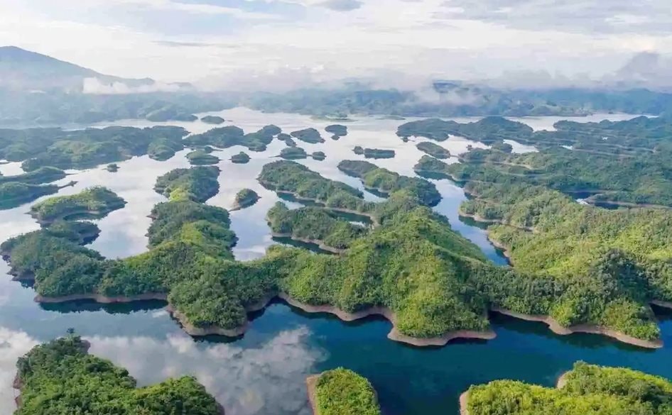 Cảnh quan Hồ T&agrave; Đ&ugrave;ng