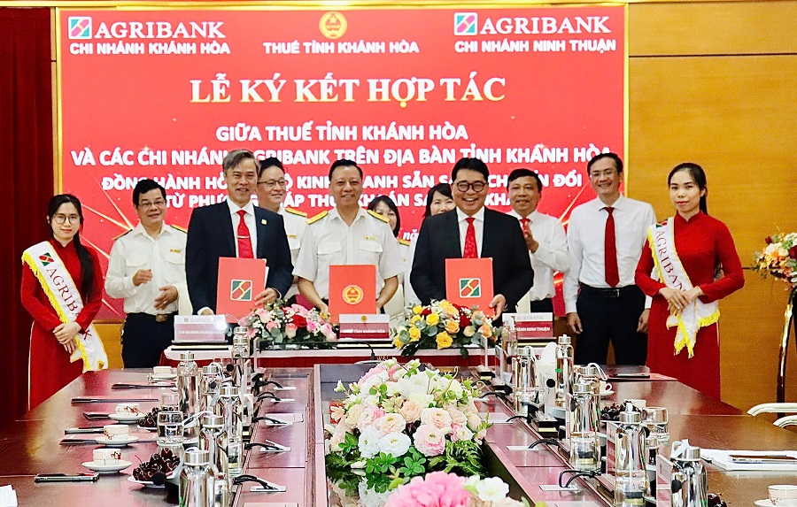 Agribank và Thuế tỉnh Khánh Hoà ký kết hợp tác hỗ trợ hộ kinh doanh chuyển đổi số