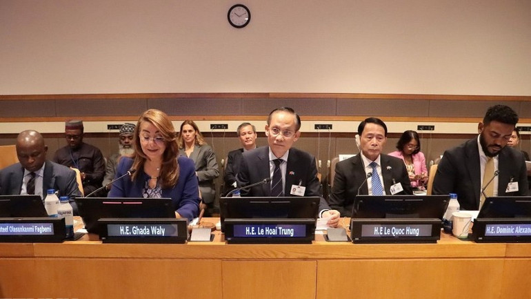 Ng&agrave;y 22/9/2025, Bộ Ngoại giao v&agrave; Bộ C&ocirc;ng an Việt Nam phối hợp Văn ph&ograve;ng Li&ecirc;n hợp quốc về Ph&ograve;ng chống ma t&uacute;y v&agrave; tội phạm (UNODC) đồng tổ chức sự kiện &ldquo;Con đường tới H&agrave; Nội: Lễ mở k&yacute; C&ocirc;ng ước của Li&ecirc;n hợp quốc về chống tội phạm mạng - T&ocirc;n vinh chủ nghĩa đa phương v&igrave; một tương lai số an to&agrave;n