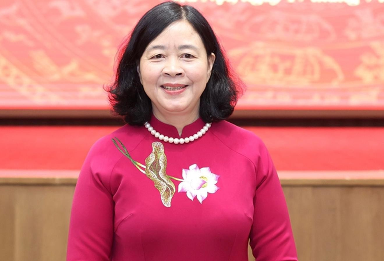 B&agrave; B&ugrave;i Thị Minh Ho&agrave;i, Chủ tịch Ủy ban Trung ương Mặt trận Tổ quốc Việt Nam.