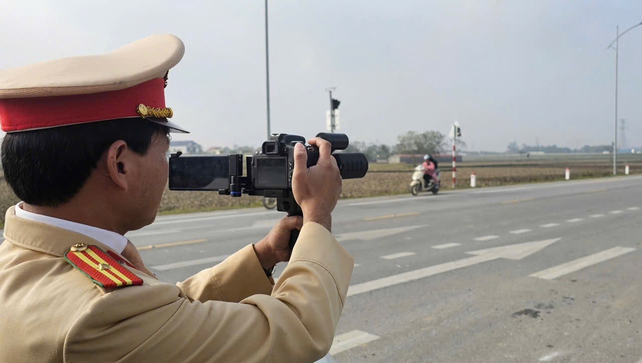 C&aacute;c phương &aacute;n ph&acirc;n luồng, xử l&yacute; vi phạm nồng độ cồn, vi phạm tốc độ... được triển khai quyết liệt