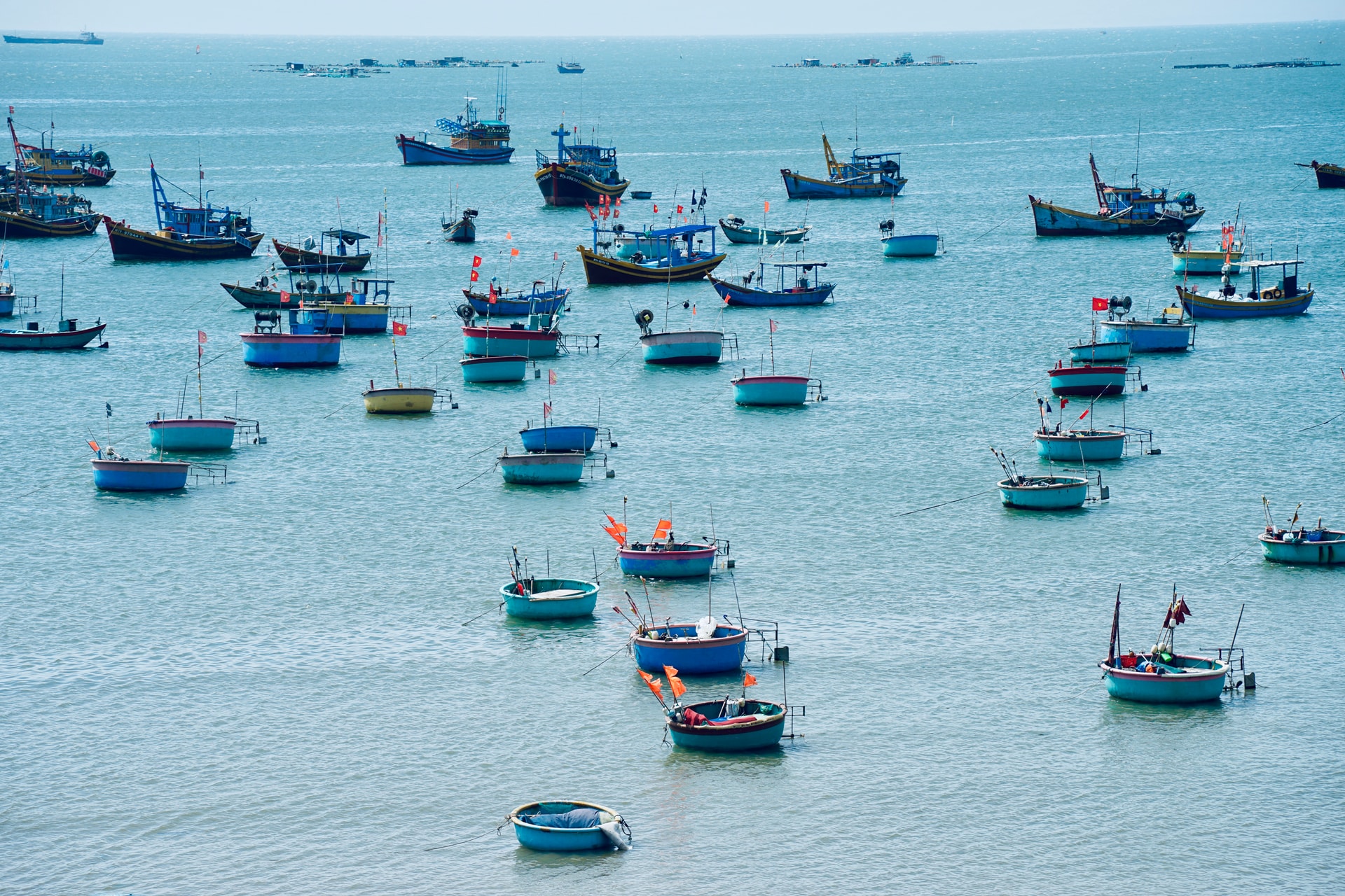 L&agrave;ng th&uacute;ng trong s&aacute;ng b&igrave;nh y&ecirc;n - Biển Mũi n&eacute;