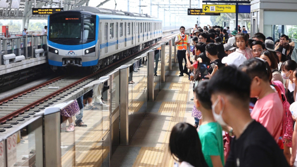 Metro số 1 phục vụ hơn 20 triệu lượt khách trong năm 2025, lượng khách tăng mạnh ngày cuối năm