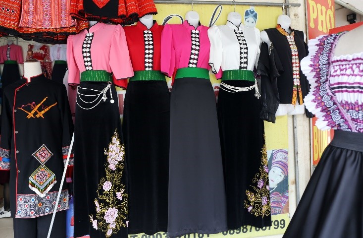 Một số trang phục đồng b&agrave;o Th&aacute;i