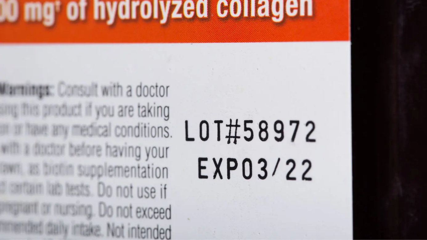 Việc kiểm tra số lô trên bao bì giúp người tiêu dùng chủ động xác định phạm vi sản phẩm trong các chương trình thu đổi. Ảnh minh họa Việc kiểm tra số lô trên bao bì giúp người tiêu dùng chủ động xác định phạm vi sản phẩm trong các chương trình thu đổi. Ảnh minh họa