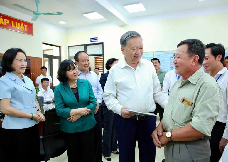 Tổng B&iacute; thư T&ocirc; L&acirc;m kiểm tra hoạt động ch&iacute;nh quyền địa phương 2 cấp tại x&atilde; Ph&uacute;c Thịnh, H&agrave; Nội, ng&agrave;y 01/07/2025