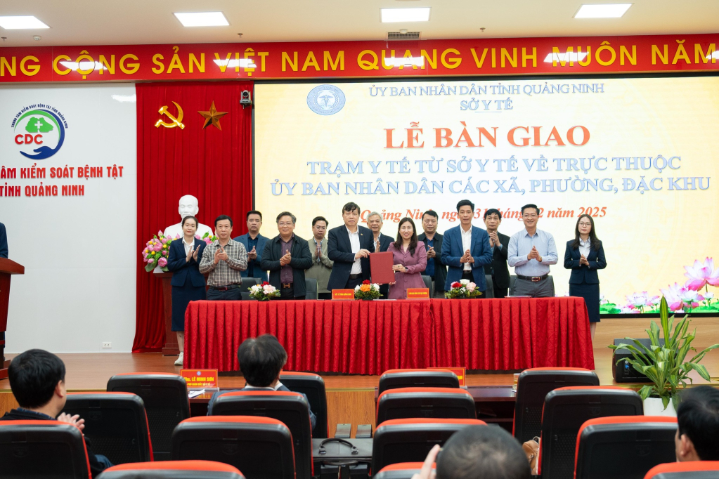 Quảng Ninh bàn giao 55 Trạm Y tế về UBND cấp xã quản lý